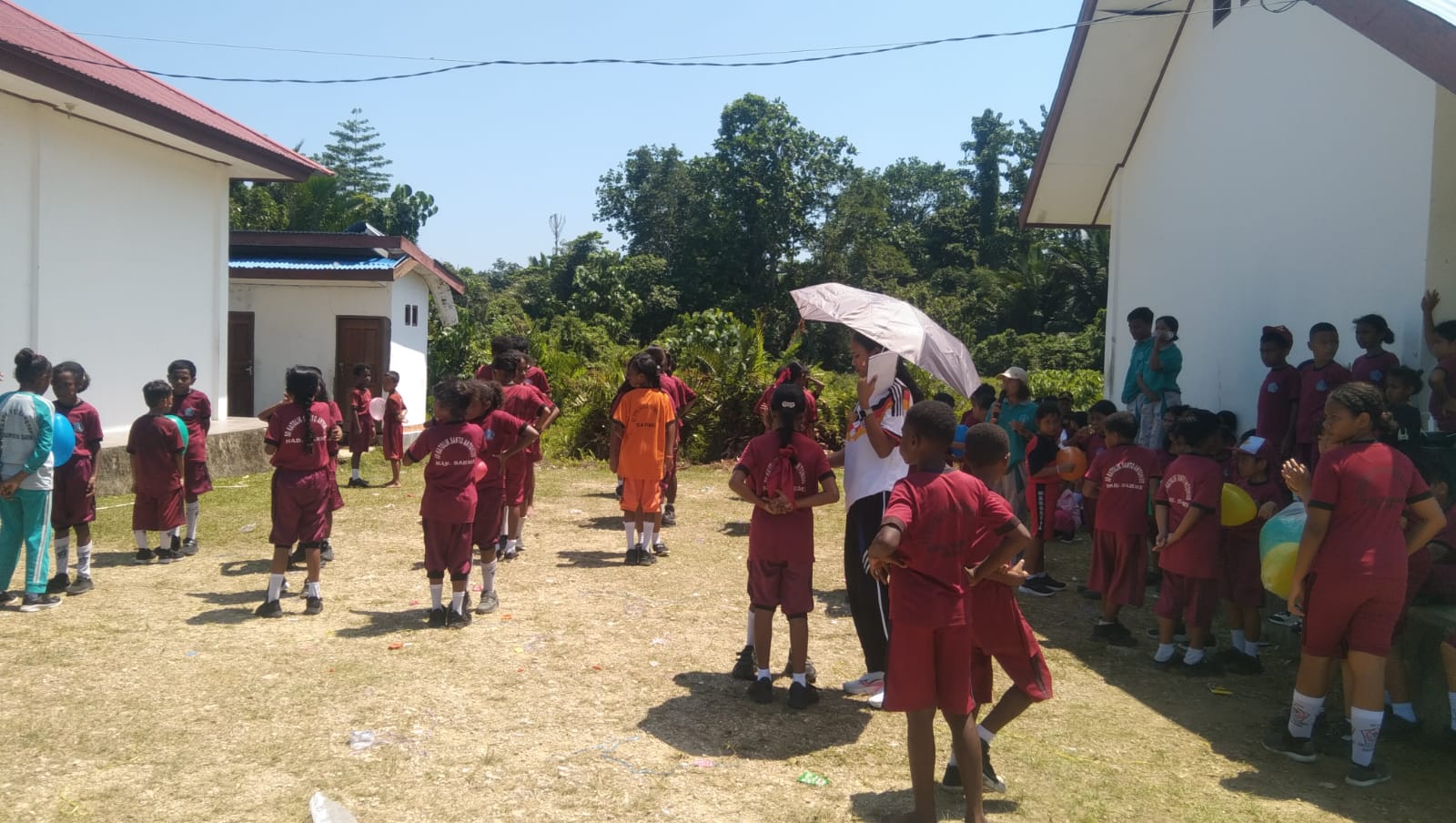 Goyang Balon Meriahkan HUT RI ke-81 di SD YPPK Santo Anthoneus Mararena Sarmi